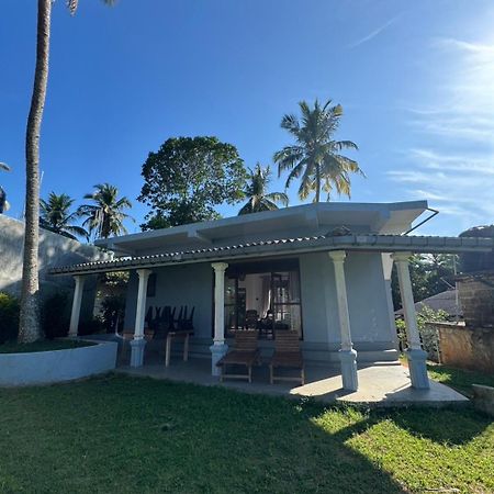 Pemuyan Mirissa70 B&B 외부 사진