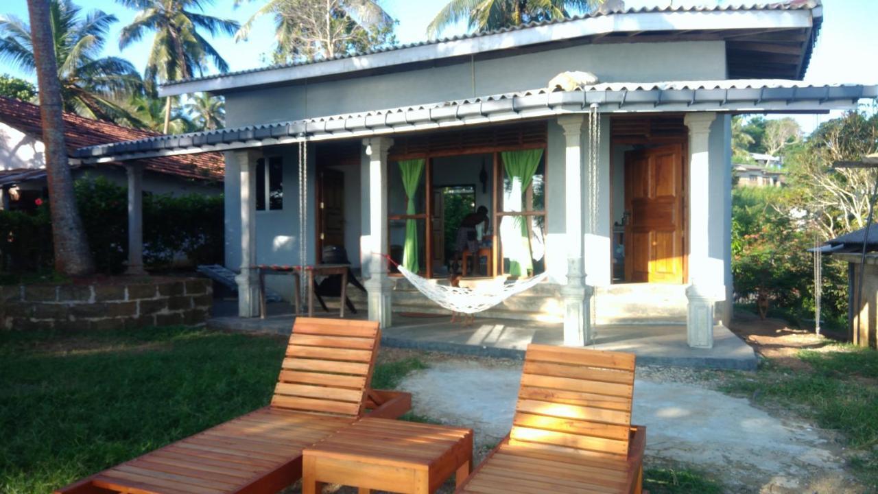 Pemuyan Mirissa70 B&B 외부 사진